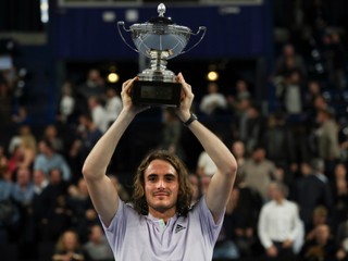 Stefanos Tsitsipas po triumfe na turnaji ATP v Marseille.