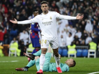 Real Madrid v jednom z najsledovanejších zápasov sveta zdolal Barcelonu