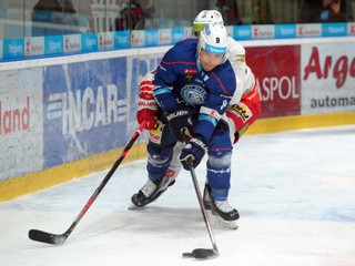 Judd Blackwater z HK Nitra (v popredí).