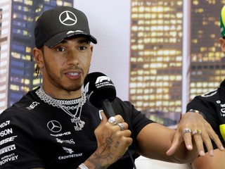 Britský pilot Mercedesu Lewis Hamilton.