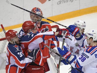 V play off KHL zostalo už len šesť klubov vrátane CSKA Moskva a SKA Petrohrad. 
