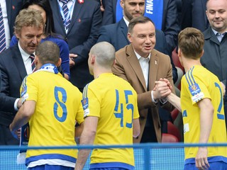 Zbigniew Boniek (celkom vľavo).