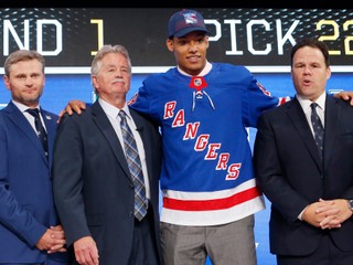 K'Andre Miller počas draftu v roku 2018.