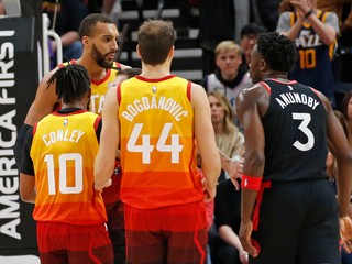 Lacným vtipom ohrozil novinárov. Spoluhráč, ktorého nakazil, sa s ním nerozprával