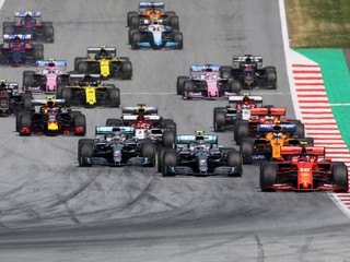 Formula 1 sa definitívne rozbehne. Zverejnili dátum prvých pretekov