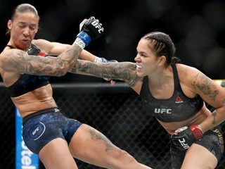 Amanda Nunesová (vpravo) a Germaine de Randamieová.