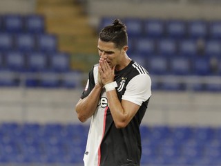 Cristiano Ronaldo počas zápasu s Neapolom.