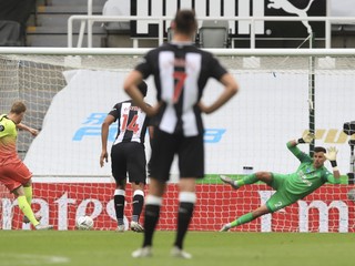 Kevin De Bruyne premieňa pokutový kop proti Newcastlu.