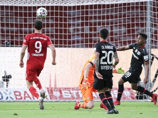 Bayern po Bundeslige vyhral aj Nemecký pohár, Lewandowski strelil bizarný gól