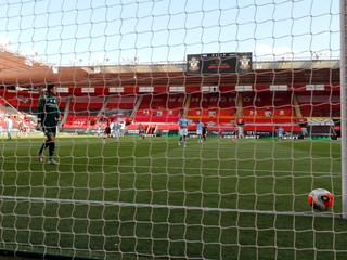 Momentka zo zápasu Southampton - Manchester City.