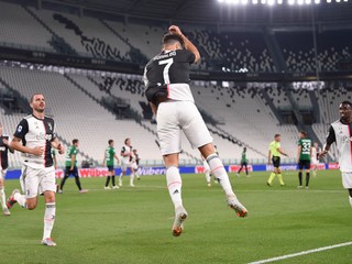 Dve penalty, dva góly. Ronaldo zariadil Juventusu bod, došlo aj k slovenskému súboju
