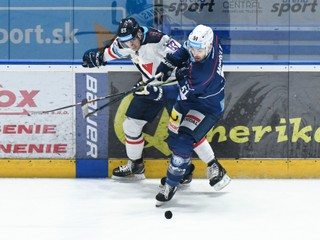 Šimon Petráš (vľavo) v drese Slovana Bratislava.