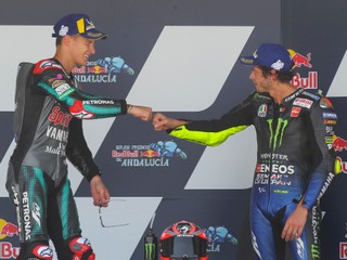 Fabio Quartararo (vľavo) a Valentino Rossi.