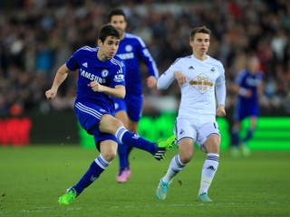 Brazílčan Oscar v drese Chelsea FC v roku 2015.
