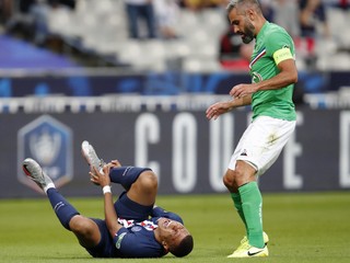 Loic Perrin (vpravo) a Kylian Mbappé.