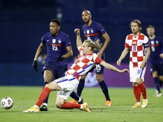Domagoj Vida v zápase proti Francúzsku v októbri 2020.