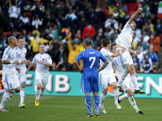 Radosť Róberta Vitteka z gólu v pamätnom zápase proti Taliansku na MS 2010.