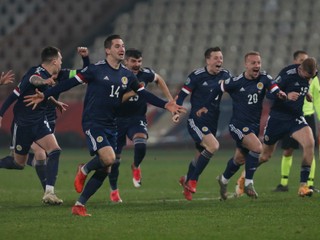 Futbalisti Škótska po postupe na majstrovstvá Európy.
