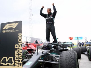 Sedemnásobný šampión F1 Lewis Hamilton.