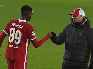 Billy Koumetio - najmladší hráč FC Liverpool v Lige majstrov.