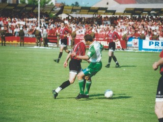 Momentka zo zápasu MŠK Rimavská Sobota - Spartak Trnava v závere sezóny 1996/97.