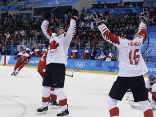 Kanadský hráč Wojtek Wolski oslavuje gól do bránky Česka v hokejovom zápase o tretie miesto Kanada - Česko na ZOH 2018 v Pjongčangu.