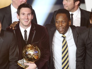 Lionel Messi a Pelé na spoločnej fotografii z roku 2012.