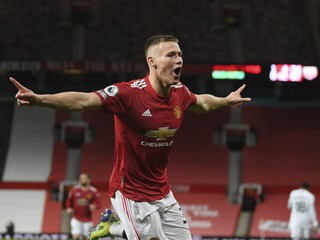 Scott McTominay sa teší z gólu v drese Manchester United.