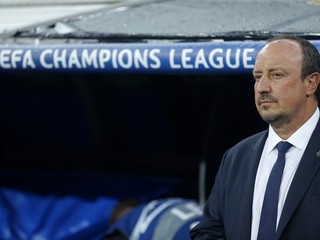 Nedošiel o prácu. Rafael Benitez zostáva sedieť na lavičke madridského veľkoklubu.