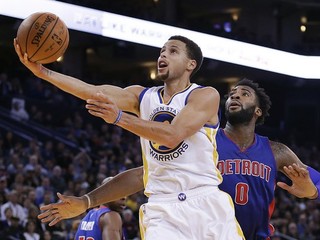 Stephen Curry (vľavo) sa domnieva, že on a Lionel Messi sú vo viacerých veciach podobní.