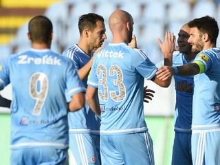 Futbalisti Slovana nevzdávajú boj o majstrovský titul.