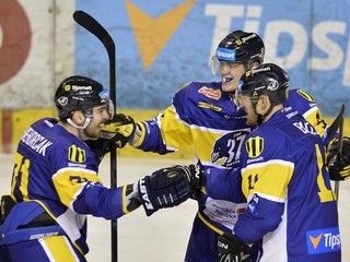 Hokejisti Piešťan so slovenskými mladíkmi žiadne problémy nemali.