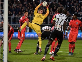 PSG si odnáša z Angers iba bod, dosiahol bezgólovú remízu