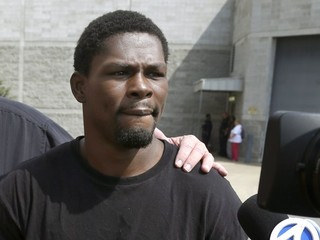 Jermain Taylor je bývalým majstrom organizácie IBF v strednej hmotnostnej kategórii. O titul prišiel administratívne.