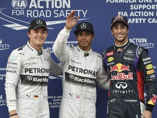 Názov Infiniti zmizne nielen z monopostov, ale  aj z tímových kombinéz pilotov.