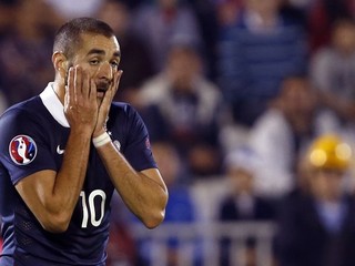 Karim Benzema si dres francúzskej reprezentácie v najbližšom období neoblečie.