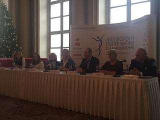 V Primaciálnom paláci v Bratislave sa v piatok uskutočnila tlačová konferencia k blížiacemu sa európskemu šampionátu v krasokorčuľovaní.