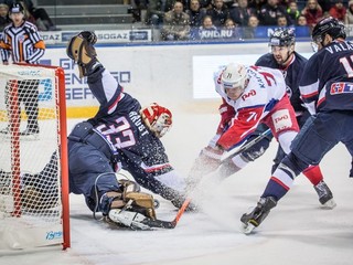Gólman Barry Brust predviedol výborný výkon, jeden puk však za jeho chrbát prešiel.