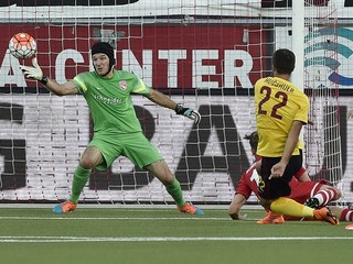 Koncom augusta Hušbauer takto strelil druhý gól na pôde FC Thun v odvetnom dueli play-off Európskej ligy. Z postupu sa radovala Sparta, ktorá v súťaži pokračuje aj na jar.