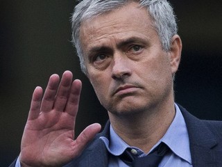 José Mourinho skončil v Chelsea po katastrofálnych výsledkoch v Premier League.