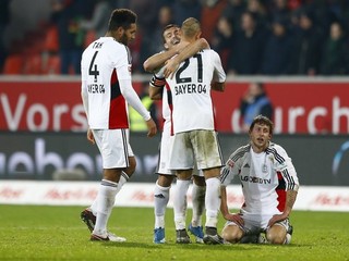 Futbalisti Bayeru Leverkusen sa síce na víťazstvo nadreli, no tri body si z Ingolstadtu nakoniec odvážajú.