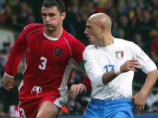 Maccarone (vpravo) má na konte dokonca aj dva štarty za národný tím Talianska.
