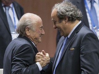 Etická komisia FIFA rozhodla. Blatter a Platini dostali osemročný dištanc