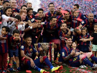 Futbalisti FC Barcelona sa tešia zo zisku ligového titulu.