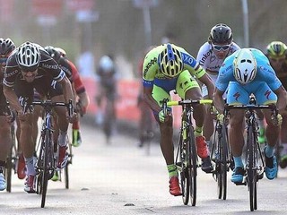 Sagan jazdil prvý raz v dúhovom drese. Záver v Abú Dhabí vypustil