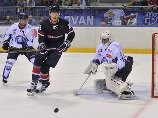 Medzi ocenenými za posledný týždeň nechýba ani obranca Geoffrey Kinrade (vľavo).