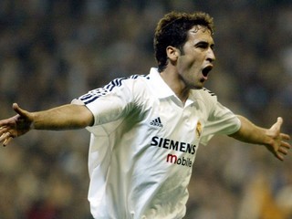 Raúl sa stal na Estadio Santiago Bernabéu ozajstnou modlou.