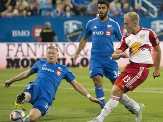 Mike Grella (vpravo) je novým rekordérom súťaže.