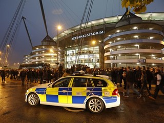 Ešte pred začiatkom stretnutia na Etihad Stadium došlo k roztržke medzi fanúšikmi Manchestru City a FC Sevilla.