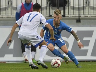 Albert Rusnák (vpravo) v drese reprezentácie do 21 rokov.